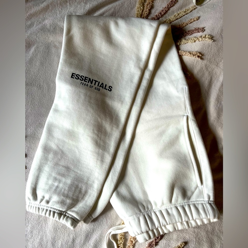 ESSENTIALS fear of god sweatpants
